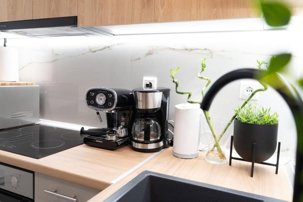 Piraeus Cozy Apartment For 4 Persons 외부 사진