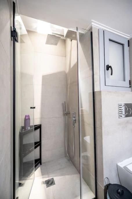 Piraeus Cozy Apartment For 4 Persons 외부 사진