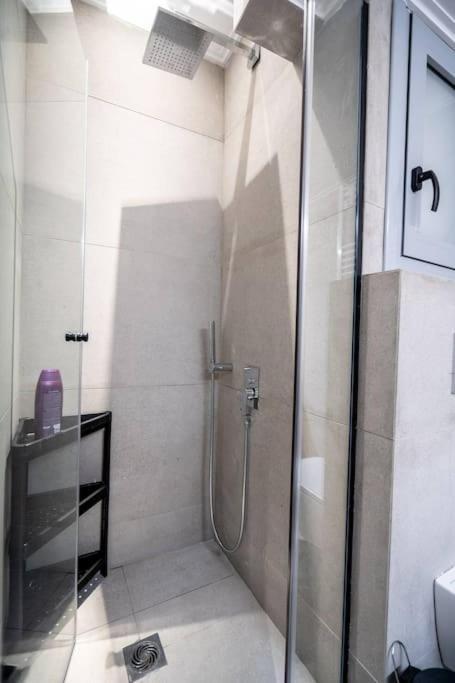 Piraeus Cozy Apartment For 4 Persons 외부 사진