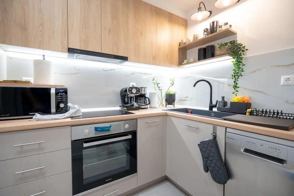 Piraeus Cozy Apartment For 4 Persons 외부 사진